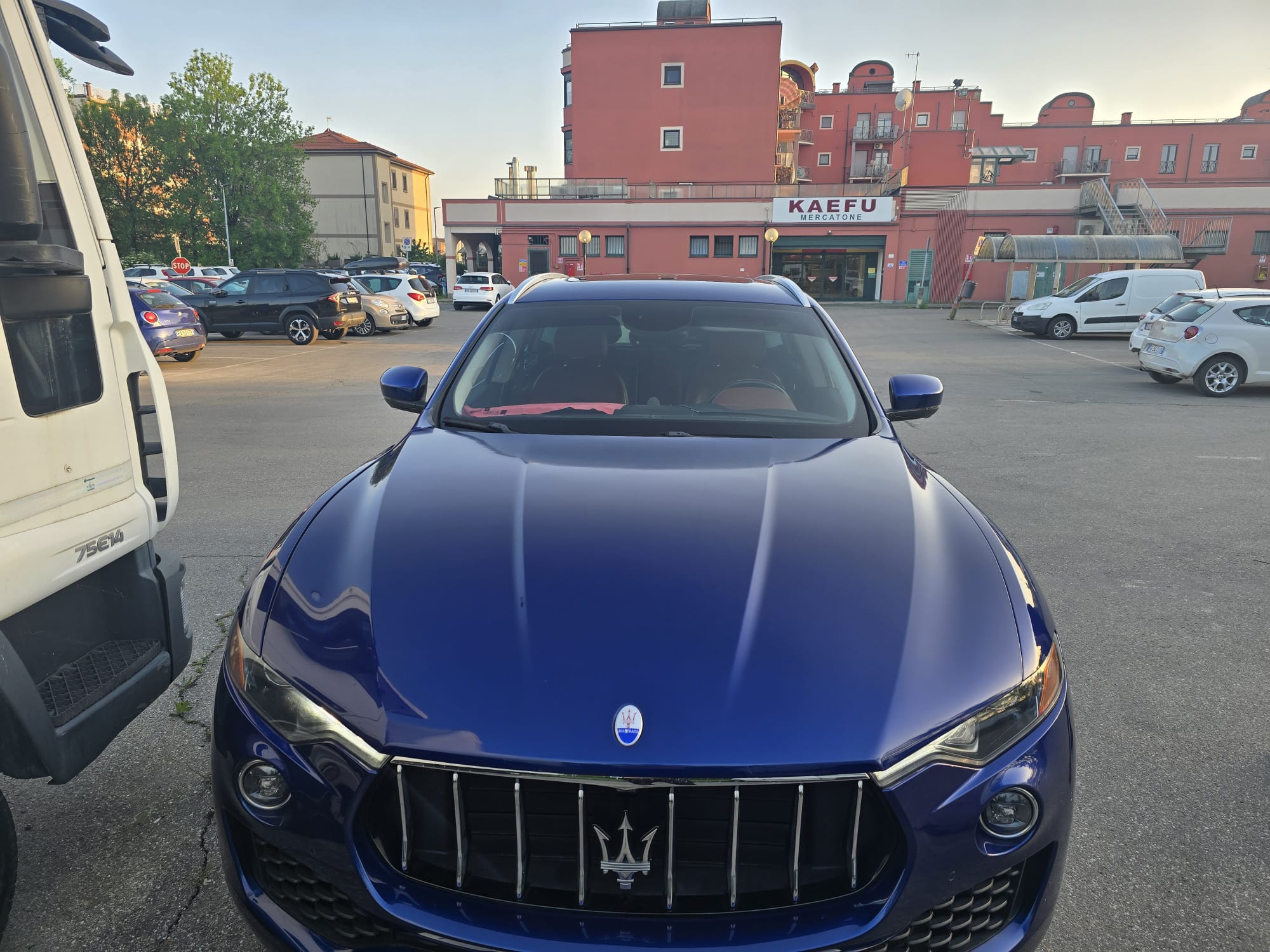 Auto rent - Maserati Levante Lux - Image 2