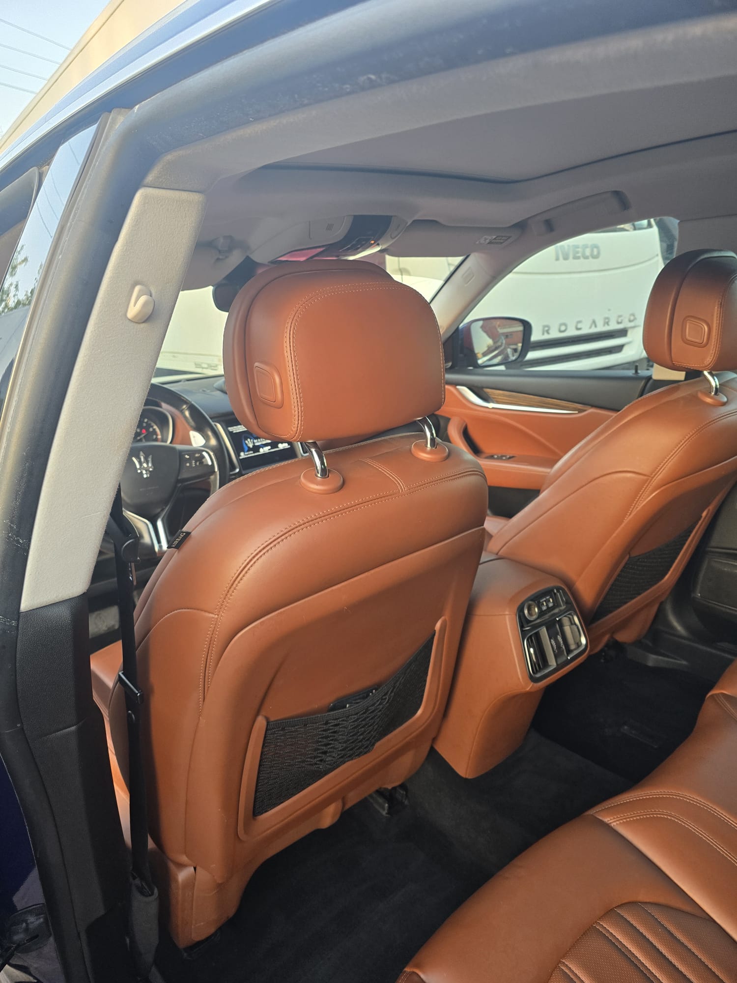 Auto rent - Maserati Levante Lux - Image 4